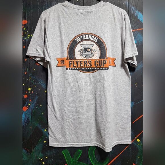 ❗️❗️3 for $30 Philadelphia‎ Flyers commemorative T-Shirt SZ M #101 - Picture 2 of 3